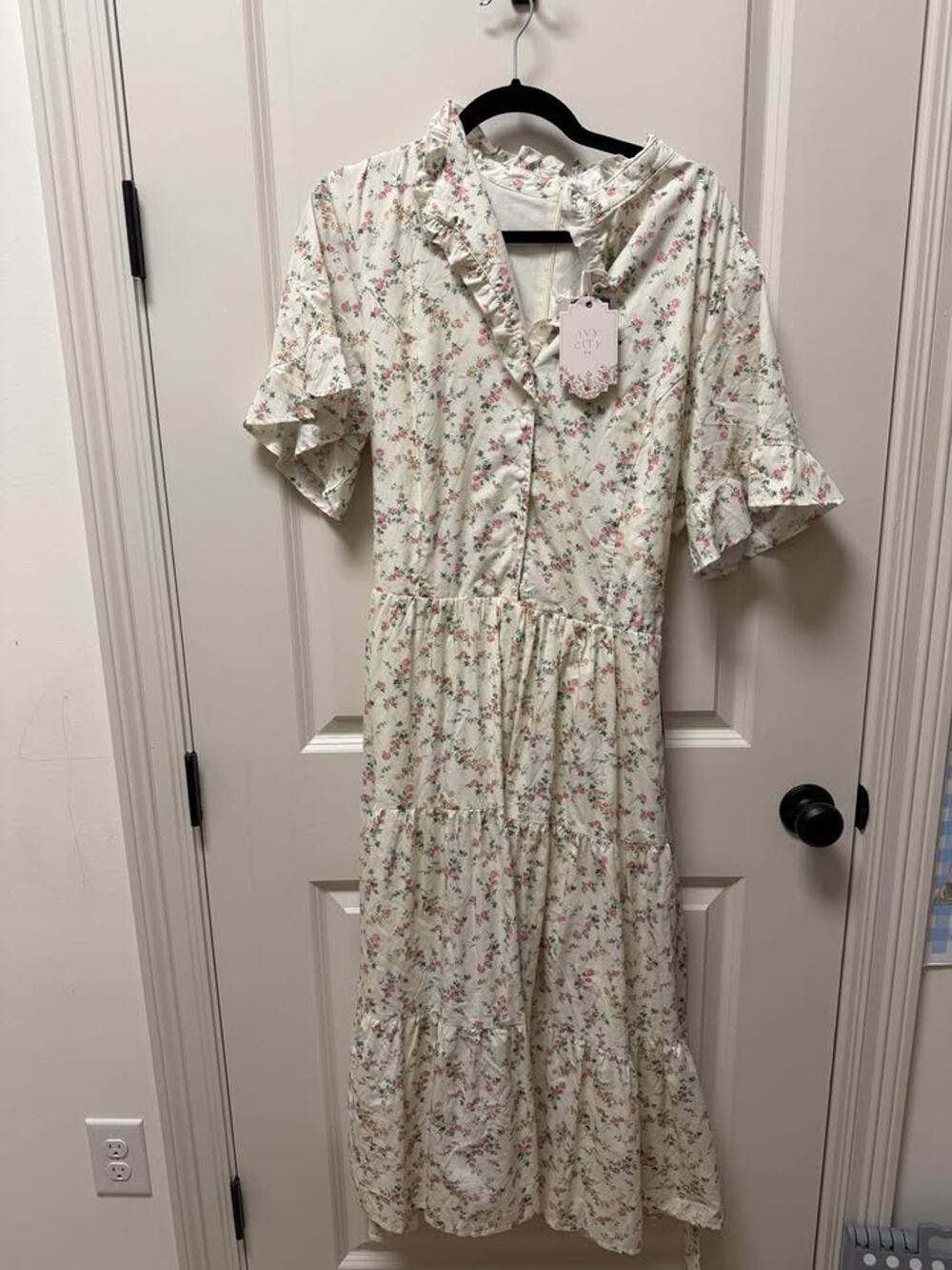 Ivy City Co. Floral Tiered Midi Dress Size 16W